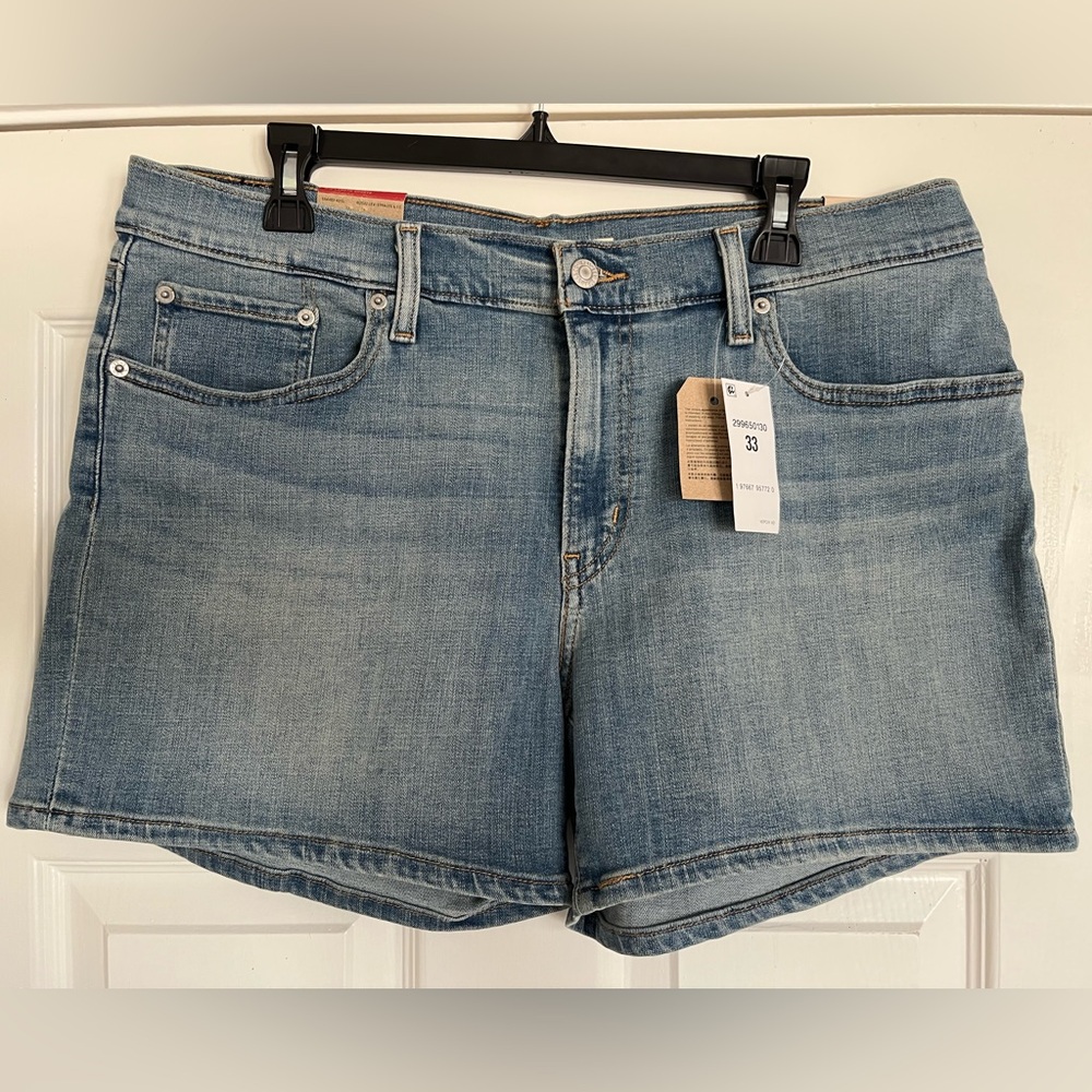 Levi’s Women’s Blue Denim Mid-Length Shorts Size 33 NWT